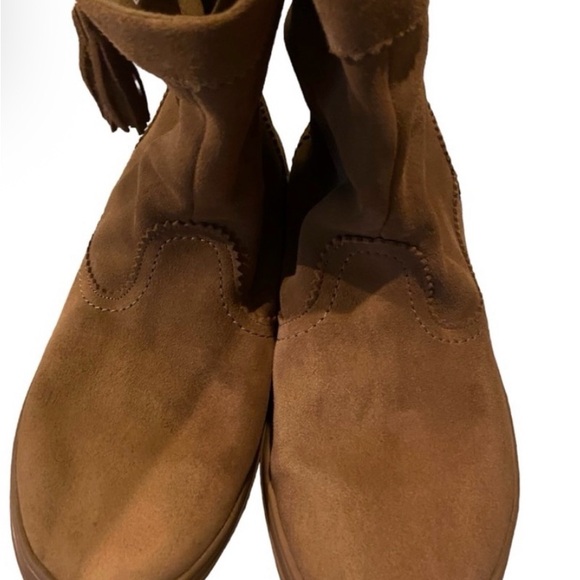 Crocs Boots - Picture 2 of 7